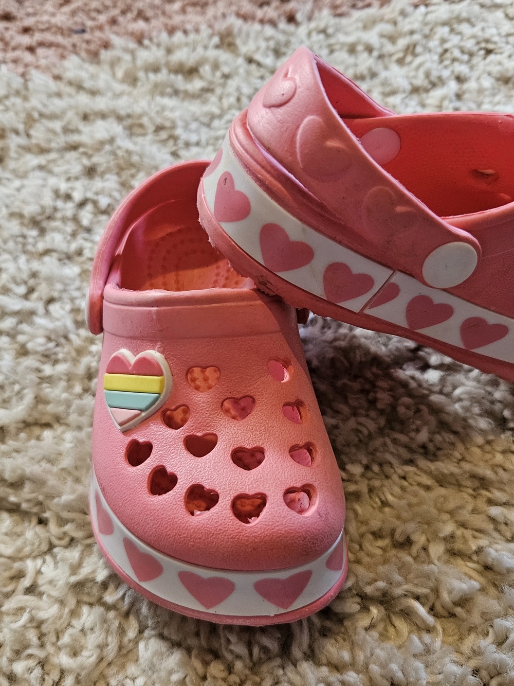 Kids Pink Heart-Pattern Clog Sandals with Rainbow Heart Charm